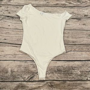 superdown White Off-Shoulder Bodysuit
